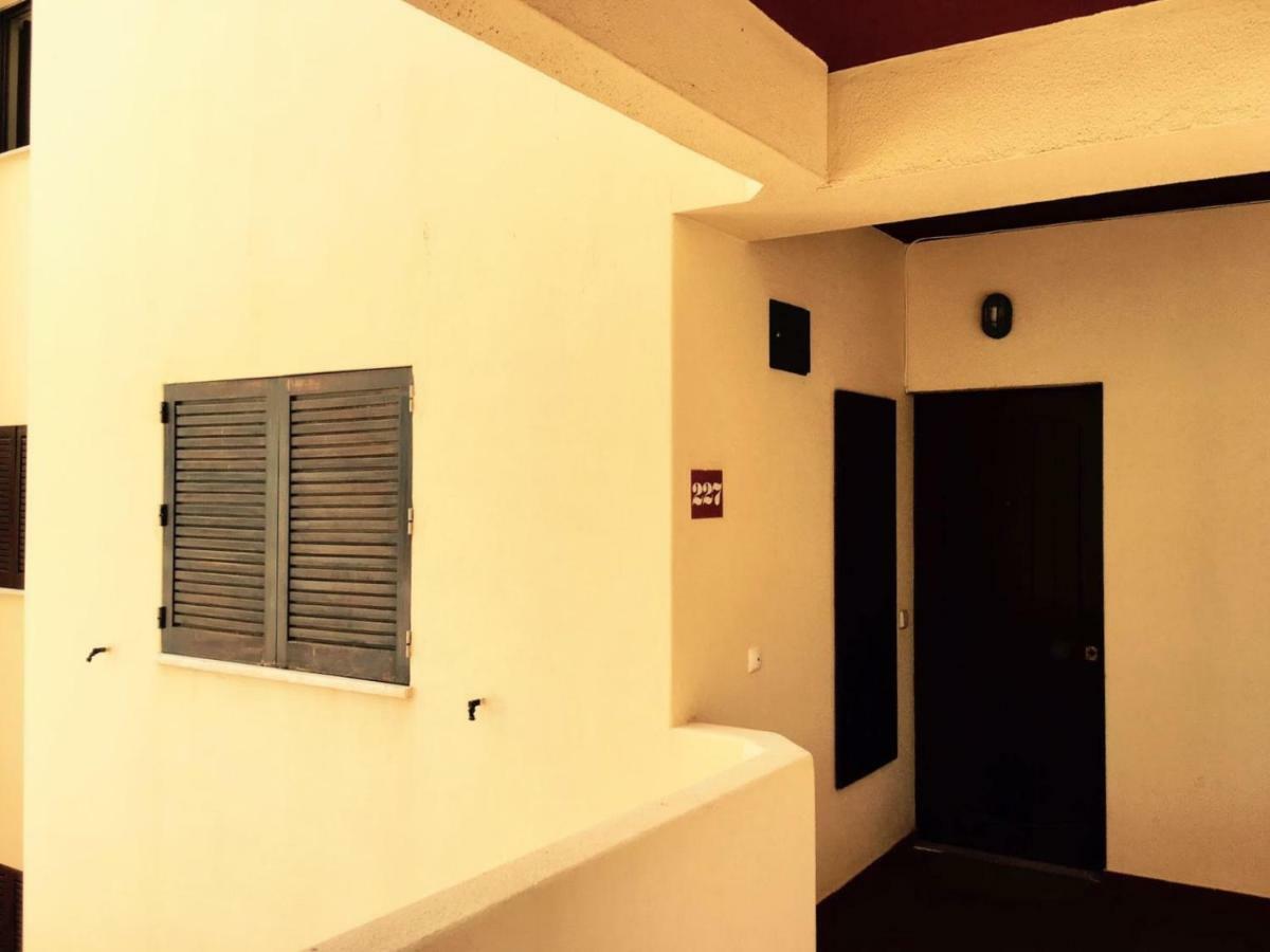 Lagos Apartment Ap Praia Dona Ana Exterior photo