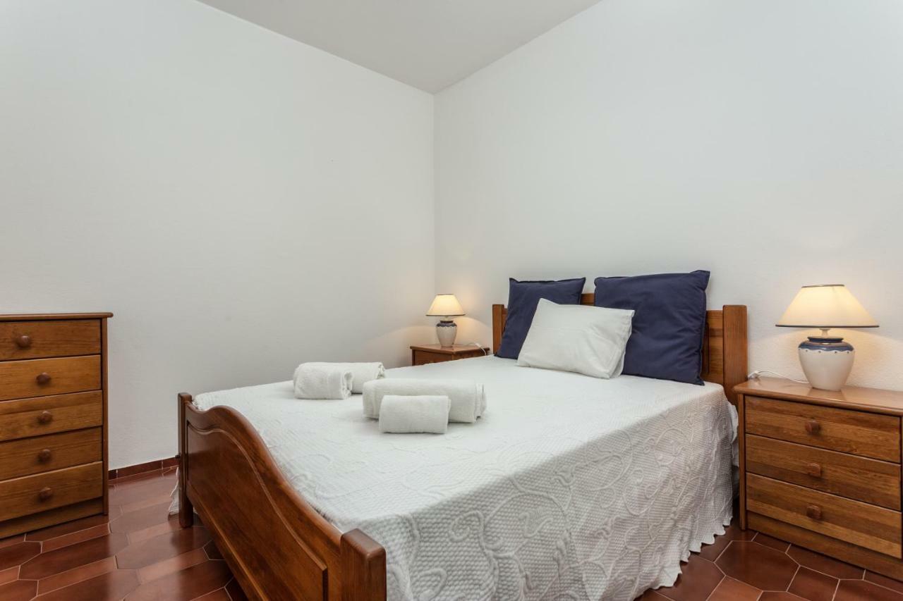 Lagos Apartment Ap Praia Dona Ana Exterior photo